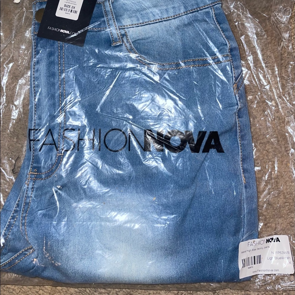 Alexa High Rise Skinny Jeans - Picture 5 of 5